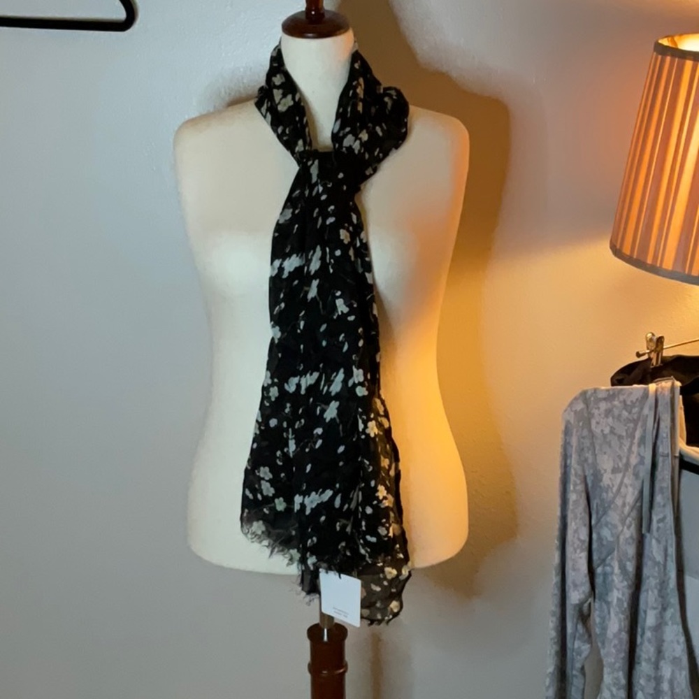 ONAM Flower Petal Scarf